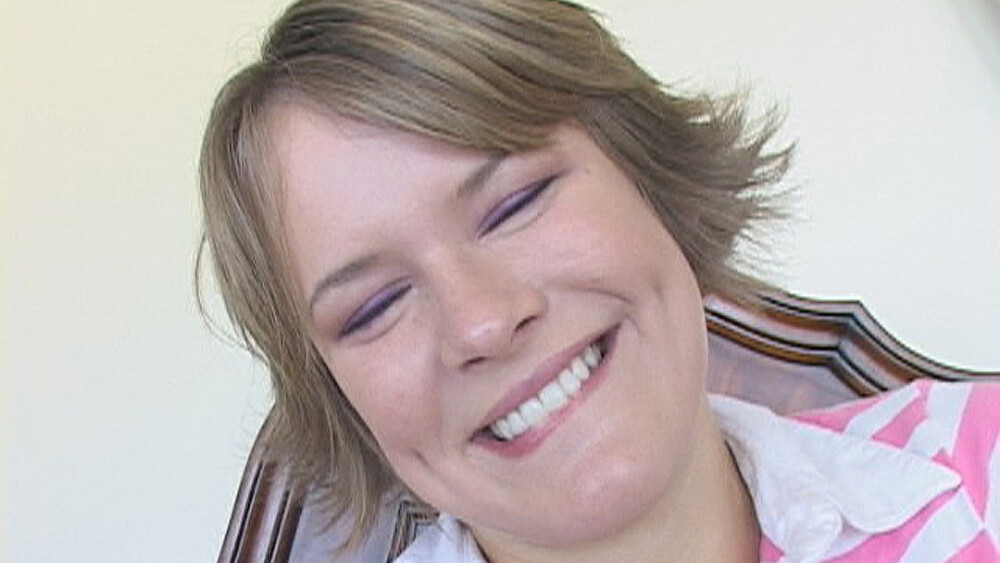 Claire Robbins: Brunette Coed Give and Get Teen Facial