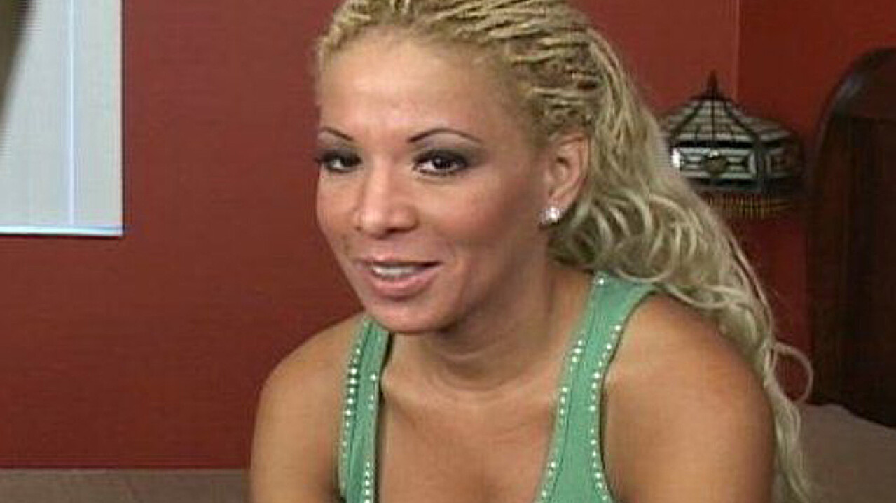 Latina Sofia Sandobar Fucking in the Bed with Her Piercings