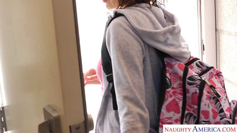 Naughty America Lexi Bloom porn: Lexi Bloom is wearing a grey hoodie and a pink backpack.